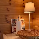 Yllaestoelli 2 D, Aekaeslompolo Apartment