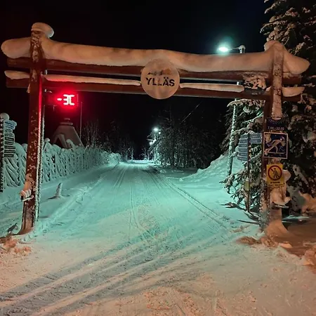 Yllaestoelli 2 D, Aekaeslompolo * Kolari