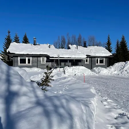 Yllaestoelli 2 D, Aekaeslompolo Apartman