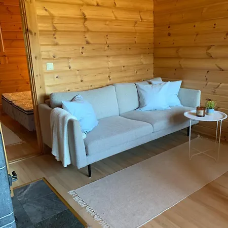 Yllaestoelli 2 D, Aekaeslompolo Apartmán