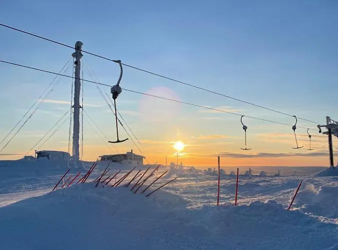 Yllaestoelli 2 D, Aekaeslompolo 아파트 콜라리