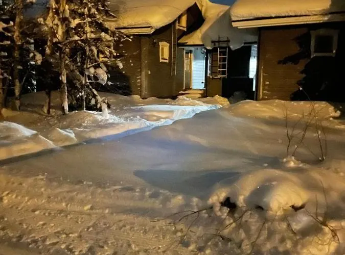 Yllaestoelli 2 D, Aekaeslompolo 아파트 *