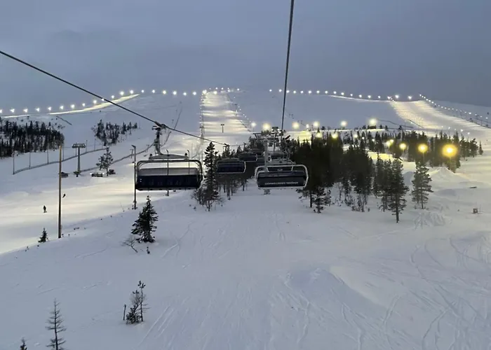 Yllaestoelli 2 D, Aekaeslompolo 아파트 *