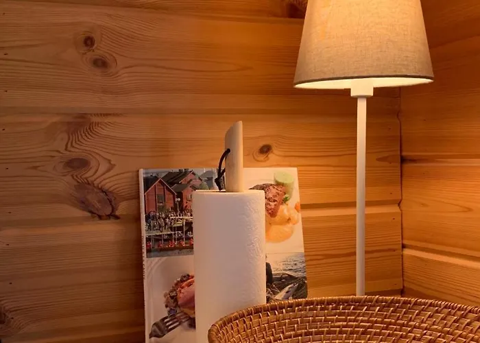 Yllaestoelli 2 D, Aekaeslompolo 아파트