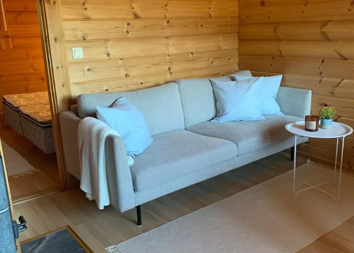 Yllaestoelli 2 D, Aekaeslompolo 아파트