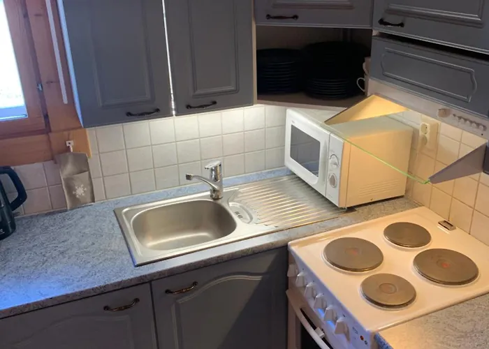 Yllaestoelli 2 D, Aekaeslompolo * 콜라리