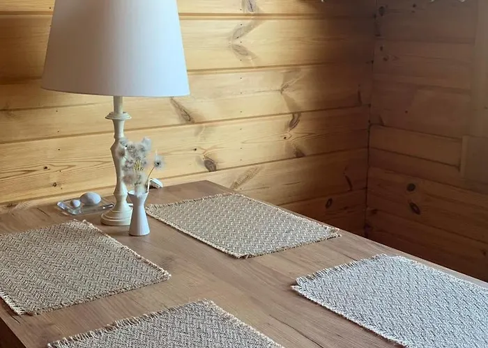 Yllaestoelli 2 D, Aekaeslompolo 아파트 콜라리